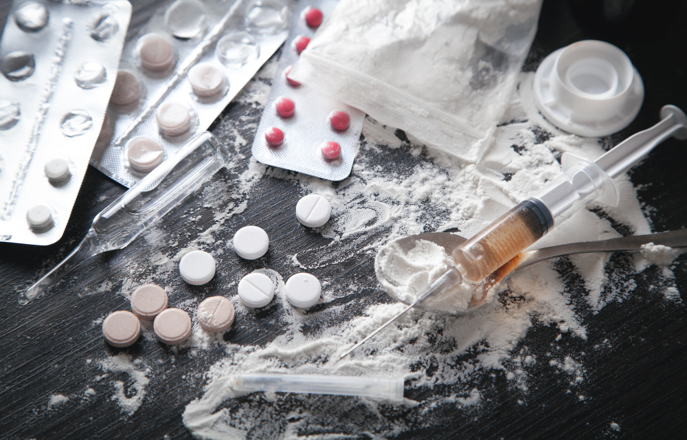 Narkotyki u pseudokibiców w Częstochowie. Ponad 1,5 kg w mieszkaniu 27-latka