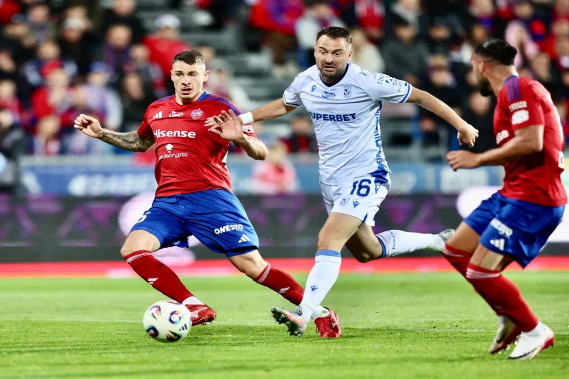 Lech Poznań – Raków Częstochowa 4:3. Mecz, który przypominał jazdę bez trzymanki